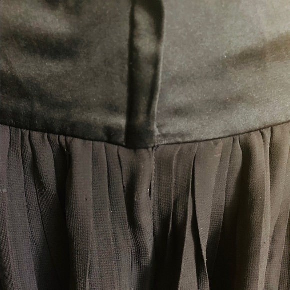 Dark Blue Skirt - Picture 3 of 4